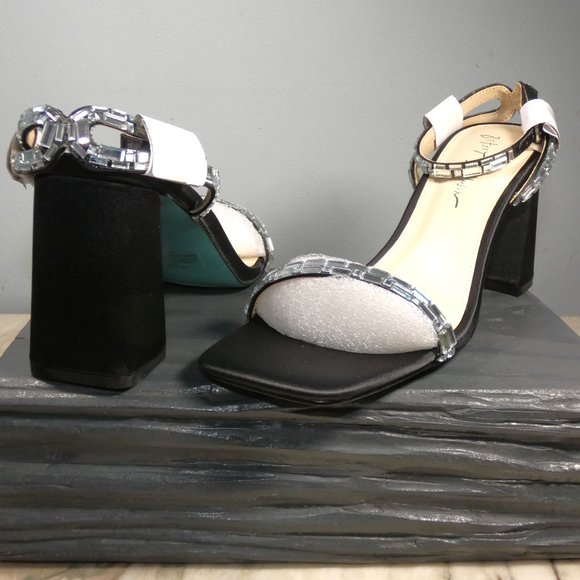 NiB SEXY SPARKLING Betsey Johnson Women's Scott Heeled Sandal Black 9 - Picture 6 of 14
